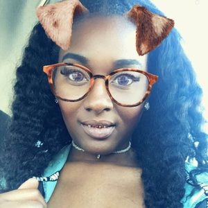 Meet your Posher, Brittney